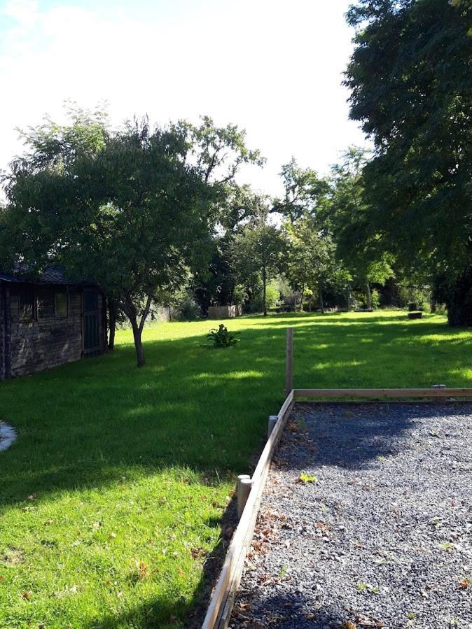 Chalet Chaleureux Avec Parking Garage Motos, Velos La Chapelle-aux-Chasses Eksteriør bilde
